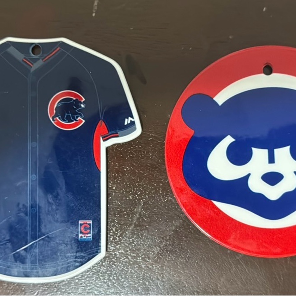 Set of 2 Chicago Cubs magnets